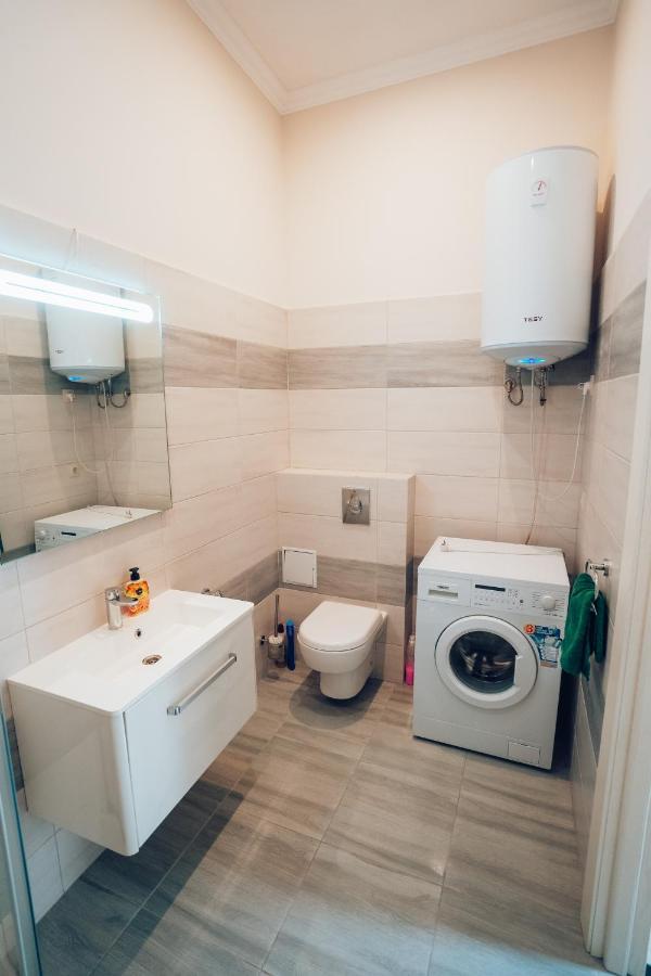 Wonderful Flat On City Center Uzhhorod Exterior photo